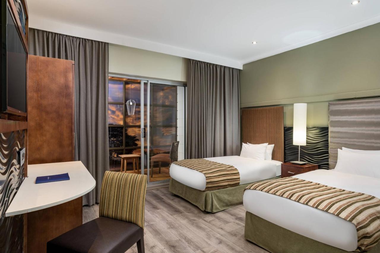 Protea Hotel By Marriott Апингтон Экстерьер фото