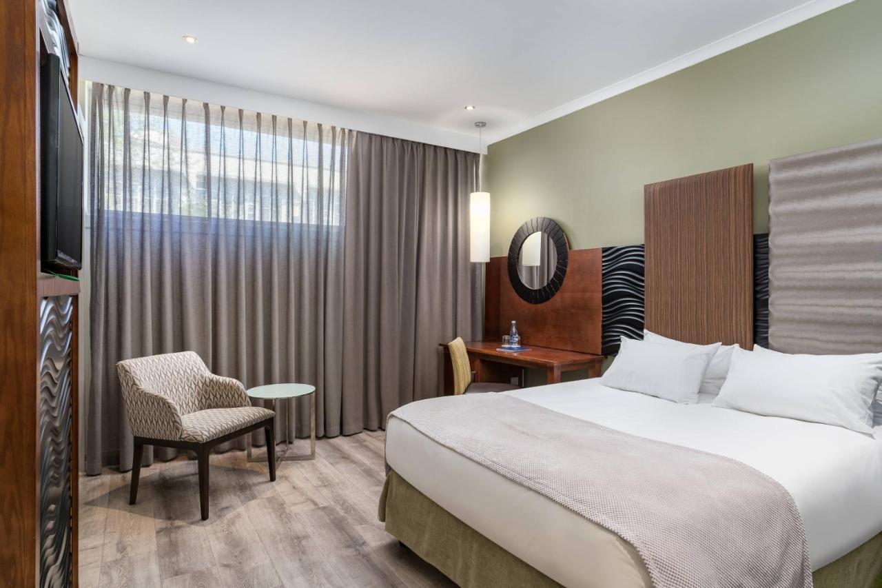 Protea Hotel By Marriott Апингтон Экстерьер фото