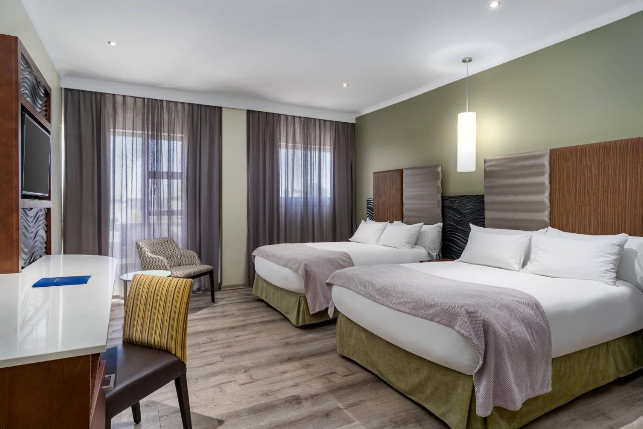 Protea Hotel By Marriott Апингтон Экстерьер фото