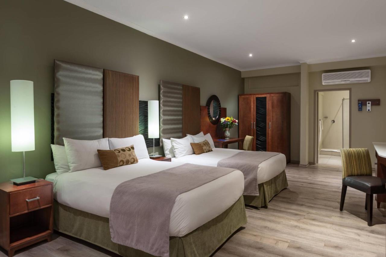 Protea Hotel By Marriott Апингтон Экстерьер фото