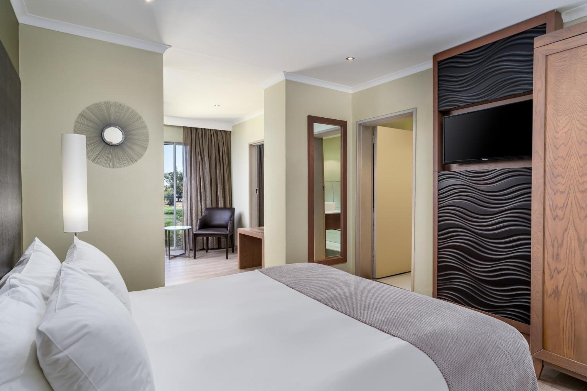 Protea Hotel By Marriott Апингтон Экстерьер фото