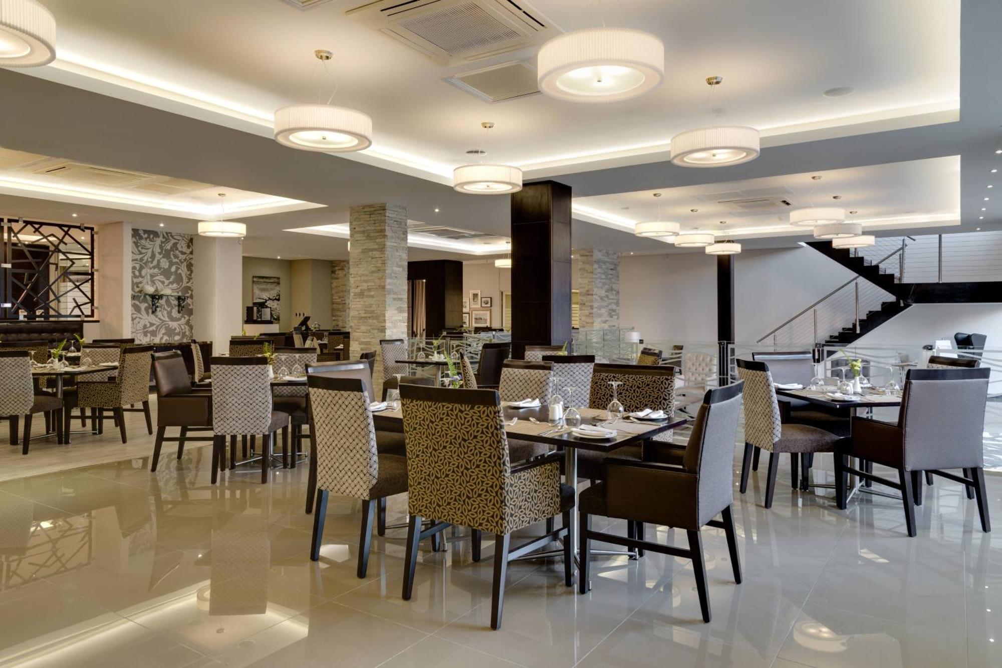 Protea Hotel By Marriott Апингтон Экстерьер фото
